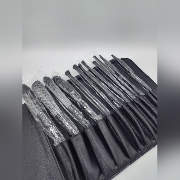 CHANEL Other - CHANEL Makeup Brush Set Black Roll Case Full Size (12) Professional Brushes Gift